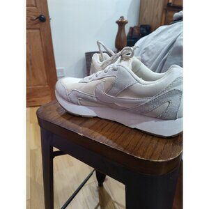 Women's Nike Tennis shoes